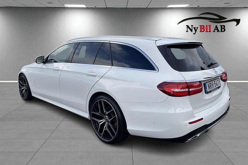 Begagnad Mercedes E220 AMG line 194 HK (142 kW) 2018 Vit