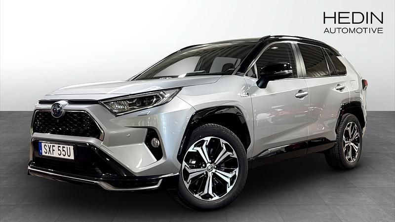 Grå (silver) Begagnad 2021 Toyota RAV4 Hybrid Premium SUV | 379 900 kr (Bra pris) - Bild 1/4