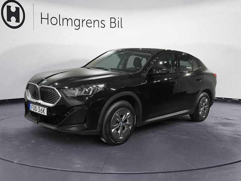 Begagnad BMW iX2 Shadowline 230 kW (313 HK) 2024 Svart SUV