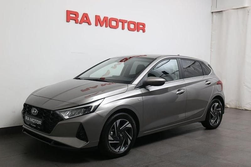 Phantom black pearl Ny 2025 Hyundai i20 Advanced Halvkombi | 281 500 kr (Marknadspris) - Bild 1/4