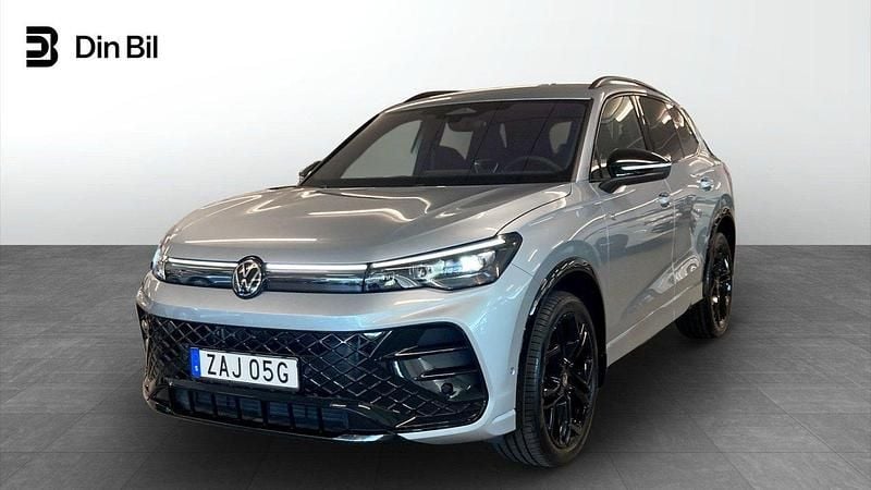 Silver Begagnad 2024 VW Tiguan R-line SUV | 499 900 kr (Dyr) - Bild 1/4