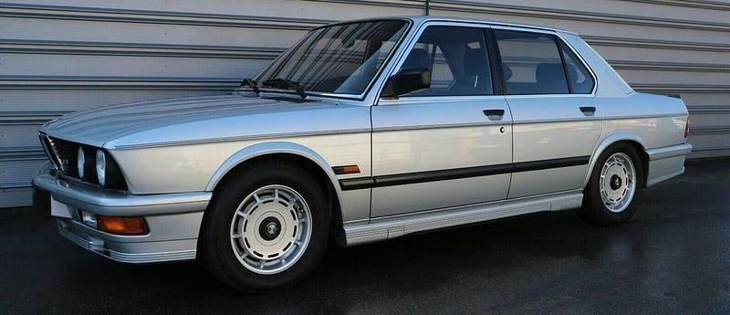 Silver Begagnad 1987 BMW M535 Sedan | 100 000 kr - Bild 1/1