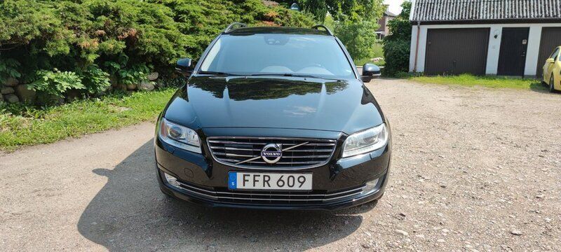 Svart Begagnad 2016 Volvo V70 Momentum Kombi | 160 000 kr (Lite dyr) - Bild 1/4