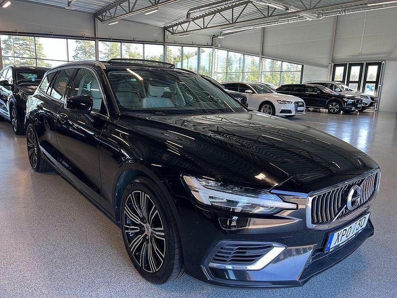 Svart Begagnad 2019 Volvo V60 Inscription Kombi | 278 900 kr (Marknadspris) - Bild 1/4