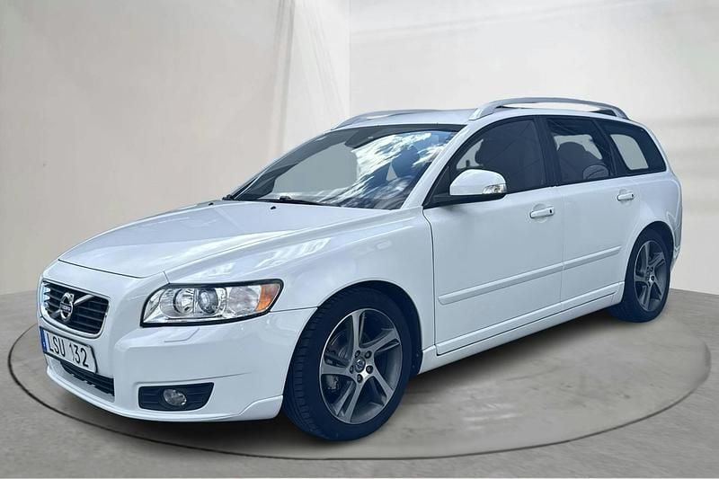 Vit Begagnad 2012 Volvo V50 Momentum Kombi | 85 000 kr - Bild 1/4