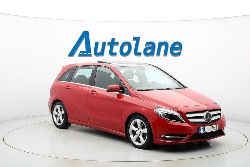 Jupiterröd Begagnad 2013 Mercedes B180 Minibuss | 159 900 kr (Lite dyr) - Bild 1/3