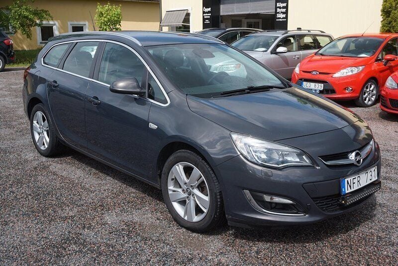 Grå Begagnad 2012 Opel Astra Kombi | 49 900 kr (Marknadspris) - Bild 1/4