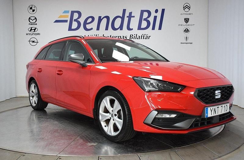 Röd Begagnad 2021 Seat Leon ST FR Kombi | 199 500 kr (Marknadspris) - Bild 1/3