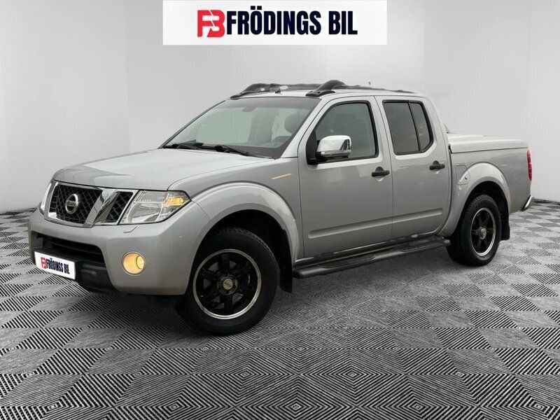 Silver Begagnad 2011 Nissan Navara Pickup | 104 900 kr (Marknadspris) - Bild 1/4