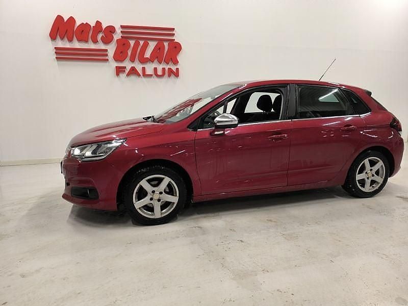 Röd Begagnad 2016 Citroën C4 Halvkombi | 89 900 kr (Lite dyr) - Bild 1/4