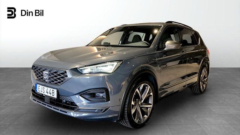 Grå Begagnad 2020 Seat Tarraco FR SUV | 284 900 kr (Marknadspris) - Bild 1/4