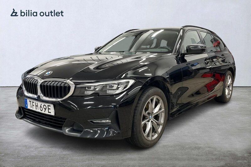 Svart Begagnad 2020 BMW 320 Sport Line Kombi | 309 900 kr (Marknadspris) - Bild 1/3