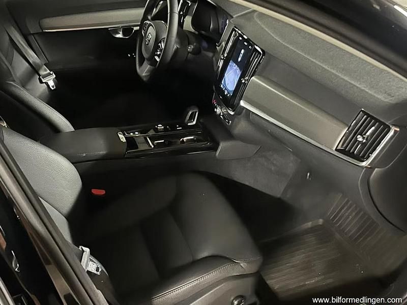 Begagnad Volvo V90 350 HK (257 kW) 2022 Svart svart Kombi