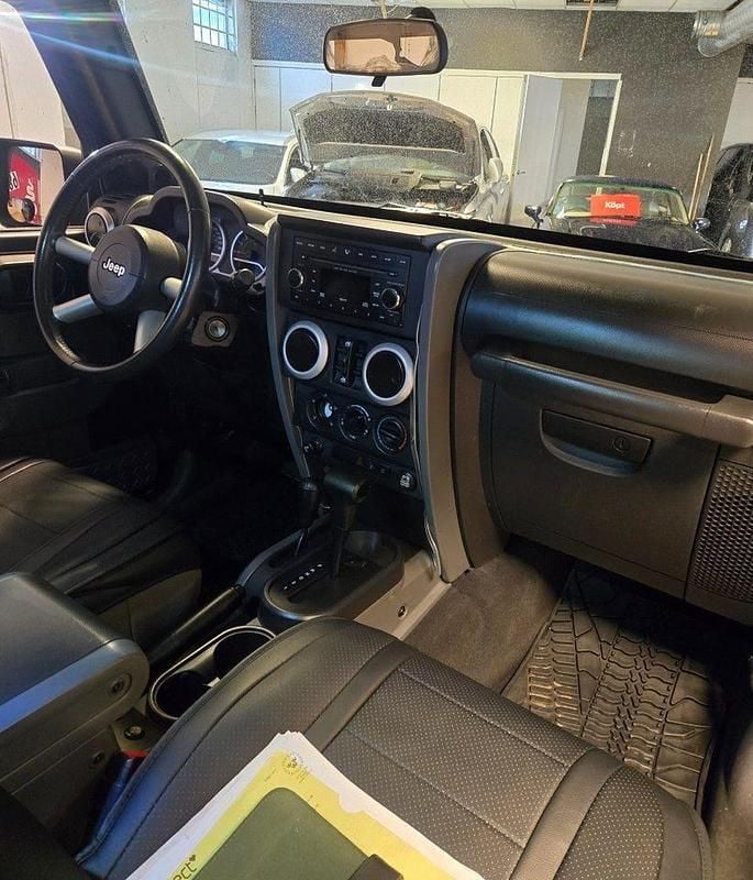 Begagnad Jeep Wrangler Unlimited 199 HK (146 kW) 2008 Svart SUV