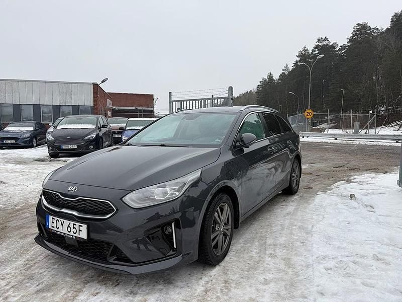 Begagnad Kia Ceed Sportswagon 141 HK (103 kW) 2020 Grå Kombi