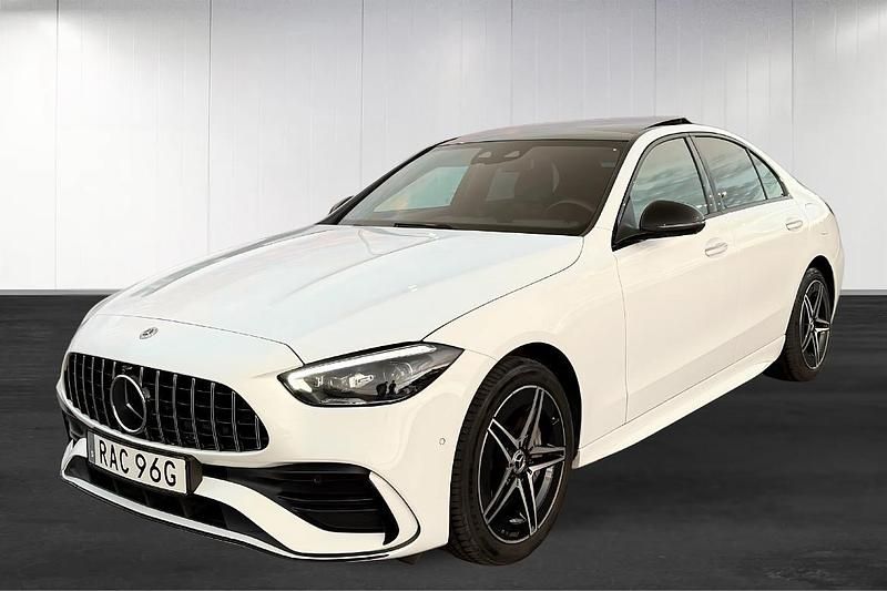 Vit Begagnad 2023 Mercedes C300e AMG line Sedan | 575 000 kr - Bild 1/4