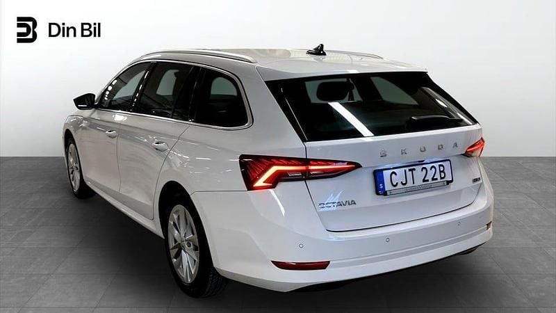 Begagnad Skoda Octavia Business Line 110 HK (80 kW) 2020 Vit Kombi