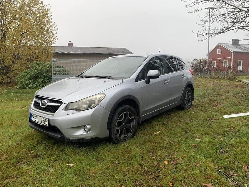 Silver Begagnad 2012 Subaru XV SUV | 59 900 kr (Marknadspris) - Bild 1/4