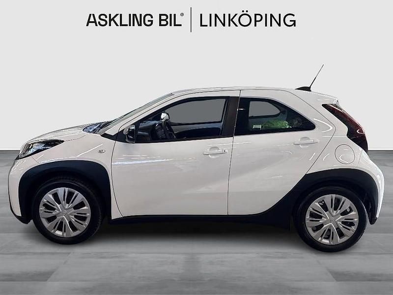 Begagnad Toyota Aygo X Play 73 HK (53 kW) 2023 Vit SUV
