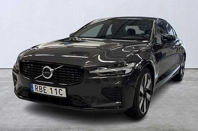 Grå Begagnad 2024 Volvo S60 Plus Sedan | 489 000 kr (Bra pris) - Bild 1/4