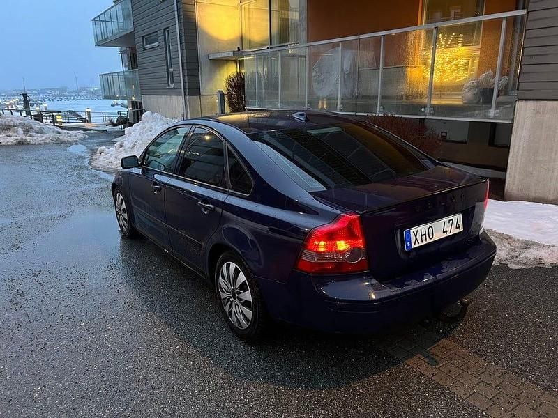 Begagnad Volvo S40 140 HK (102 kW) 2006 Mörkblå Sedan