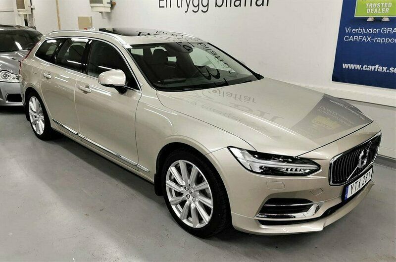 Begagnad Volvo V90 Inscription 320 HK (235 kW) 2017 Ljusbrun Kombi
