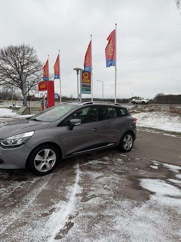 Begagnad Renault Clio IV 90 HK (66 kW) 2016 Kombi