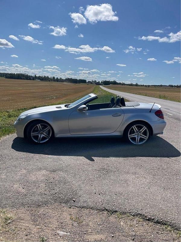Silver Begagnad 2010 Mercedes SLK200 Cab | 189 000 kr (Lite dyr) - Bild 1/4