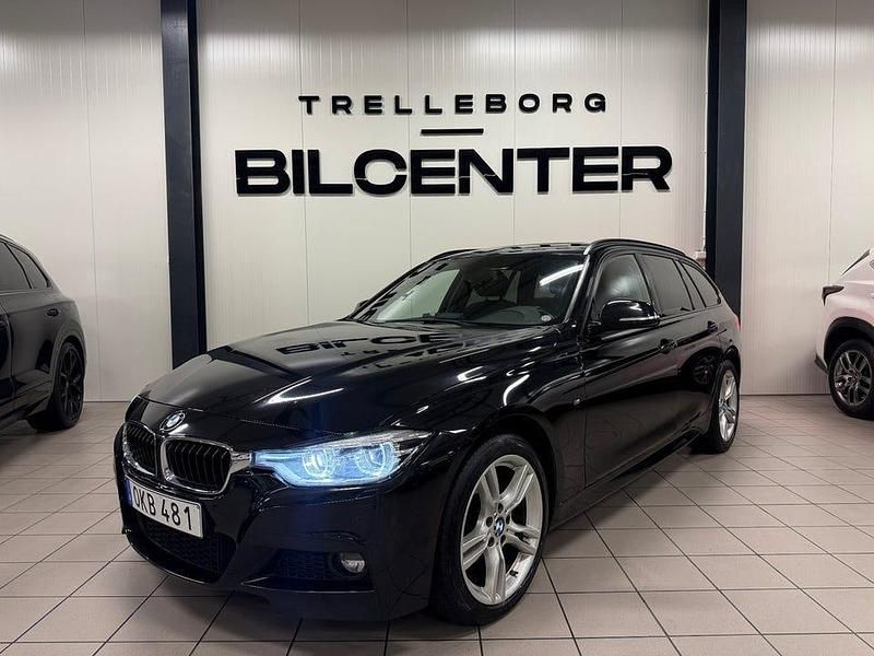 Svart Begagnad 2016 BMW 320 M Sport Kombi | 229 900 kr (Dyr) - Bild 1/4