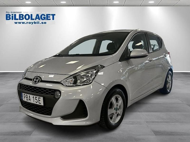 Silver Begagnad 2019 Hyundai i10 Trend Halvkombi | 94 900 kr (Marknadspris) - Bild 1/4