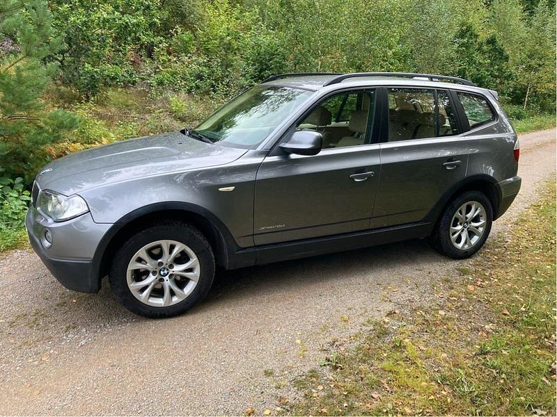 Grå Begagnad 2010 BMW X3 Comfort Edition SUV | 105 000 kr (Marknadspris) - Bild 1/1