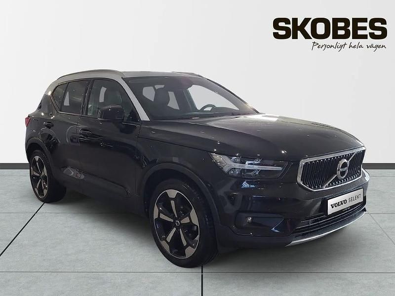 Svart Begagnad 2020 Volvo XC40 Momentum SUV | 269 900 kr (Marknadspris) - Bild 1/3