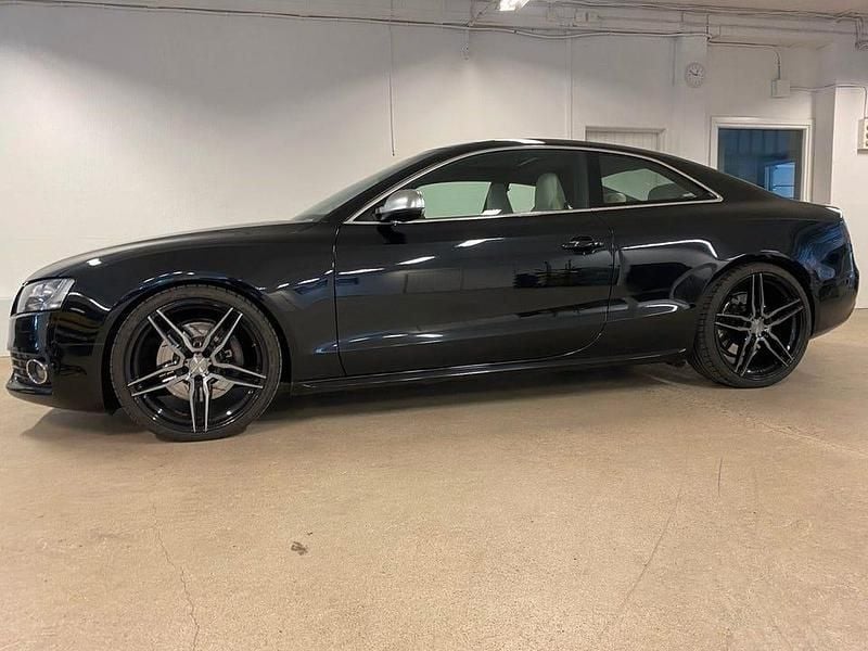 Begagnad Audi S5 Exclusive 354 HK (260 kW) 2010 Svart (svart met) Sportkupé