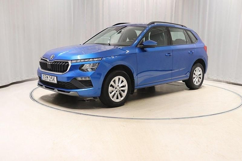 Blå Begagnad 2024 Skoda Kamiq SUV | 258 900 kr (Marknadspris) - Bild 1/4