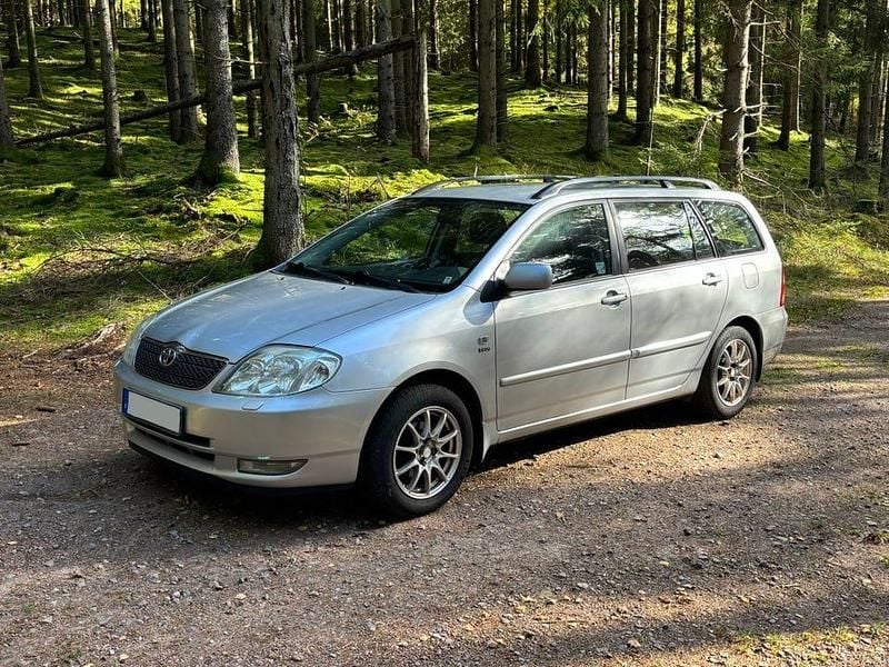 Begagnad 2004 Toyota Corolla Kombi | 25 000 kr (Lite dyr) - Bild 1/4