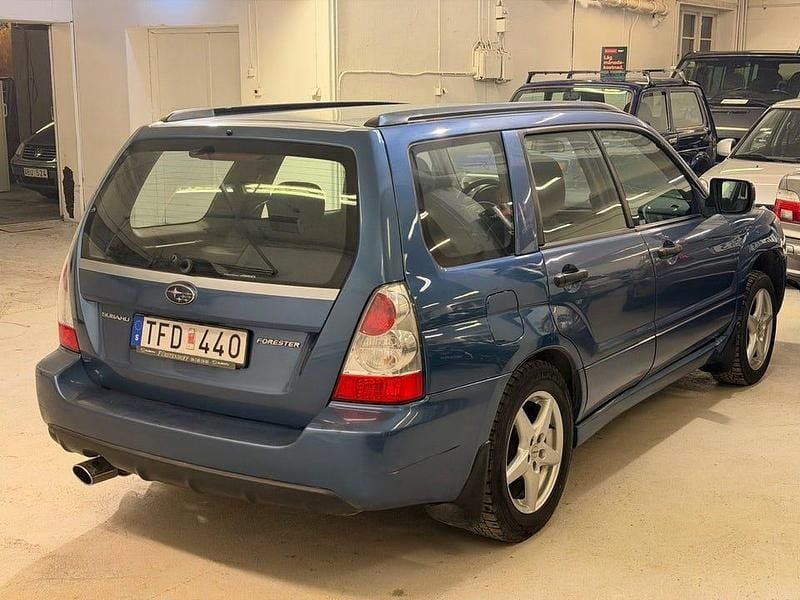 Begagnad Subaru Forester 158 HK (116 kW) 2007 Mörkblå SUV