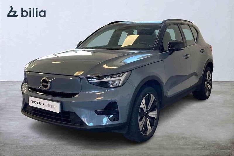 Grå Begagnad 2023 Volvo XC40 Single Motor SUV | 344 900 kr - Bild 1/1