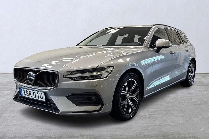 Silver Begagnad 2023 Volvo V60 Core Kombi | 339 900 kr (Bra pris) - Bild 1/4