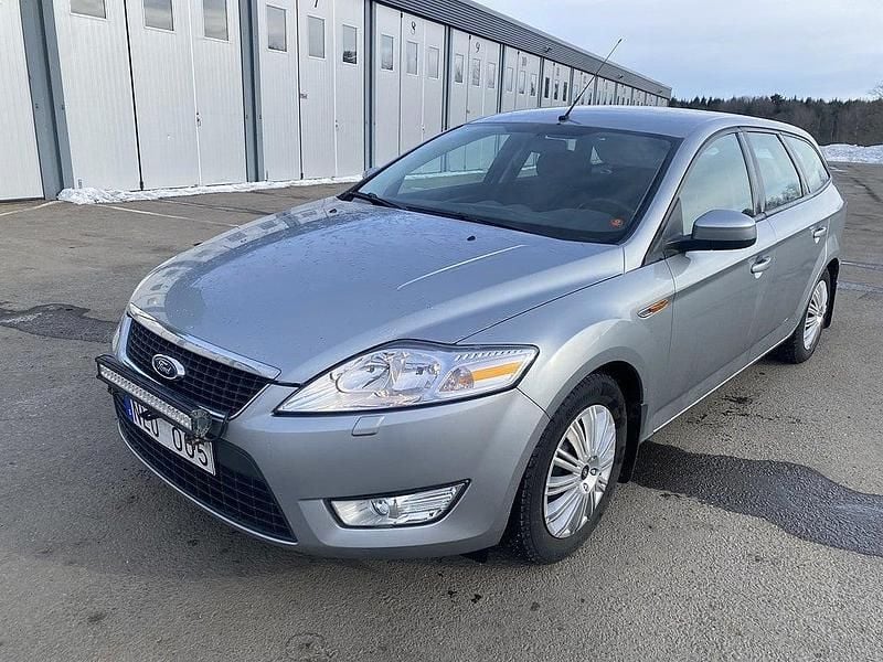 Begagnad Ford Mondeo Trend 146 HK (107 kW) 2007 Grå Kombi