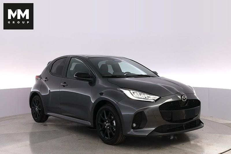 Grå (machine grey) Ny 2025 Mazda 2 Homura-Line Halvkombi | 289 000 kr (Marknadspris) - Bild 1/4