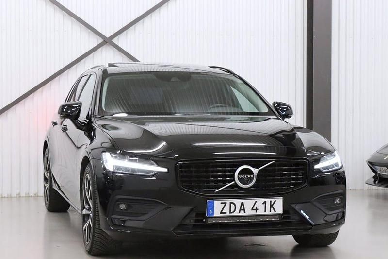 Begagnad Volvo V60 197 HK (144 kW) 2020 Svart Kombi