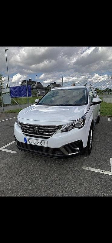 Vit Begagnad 2018 Peugeot 5008 Minibuss | 190 000 kr (Marknadspris) - Bild 1/4