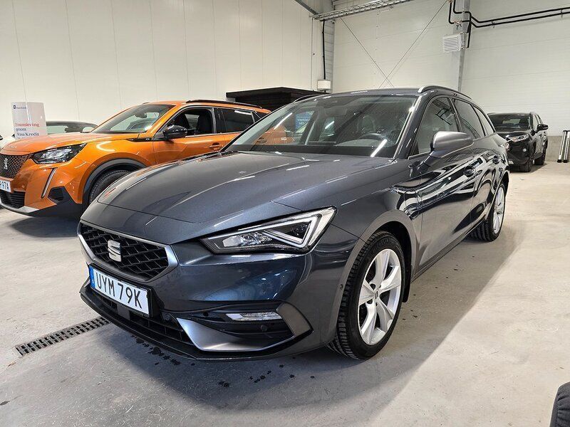 Grå Begagnad 2021 Seat Leon ST FR Kombi | 259 500 kr (Lite dyr) - Bild 1/4