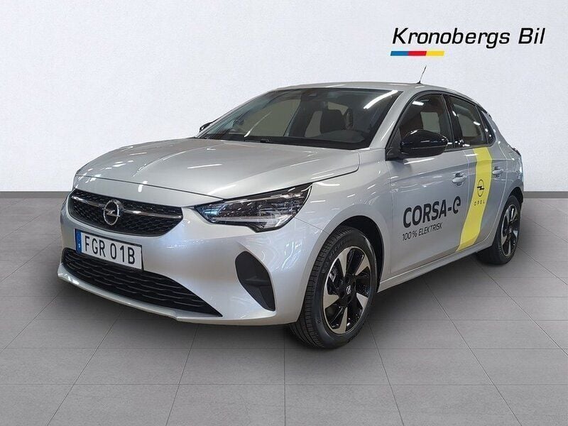 Silver metallic Begagnad 2022 Opel Corsa-e Dynamic Halvkombi | 299 000 kr - Bild 1/4