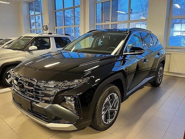 Svart Ny 2026 Hyundai Tucson Essential SUV | 494 800 kr - Bild 1/4
