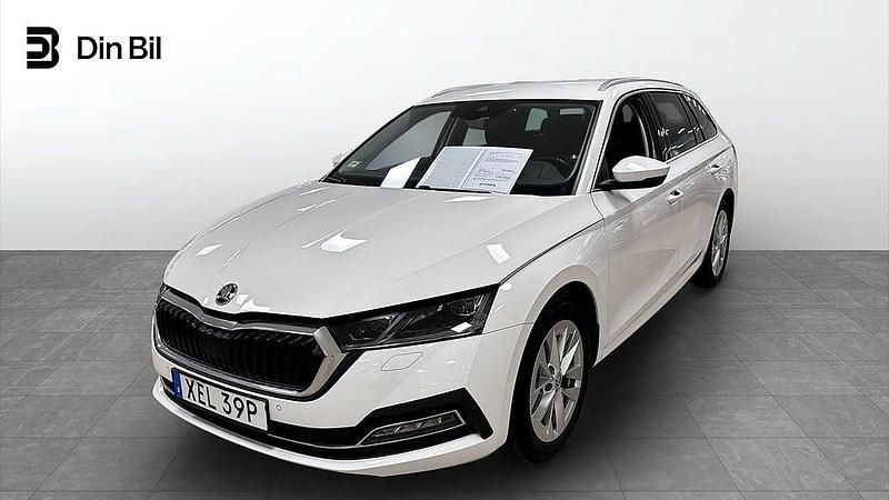 Candy white Begagnad 2022 Skoda Octavia Style Kombi | 269 900 kr (Marknadspris) - Bild 1/4