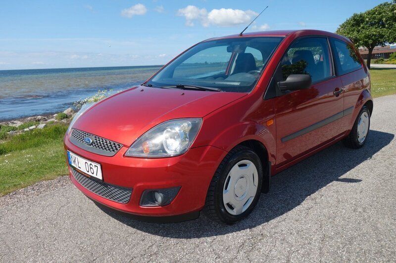 Orange Begagnad 2006 Ford Fiesta Halvkombi | 24 500 kr (Marknadspris) - Bild 1/4