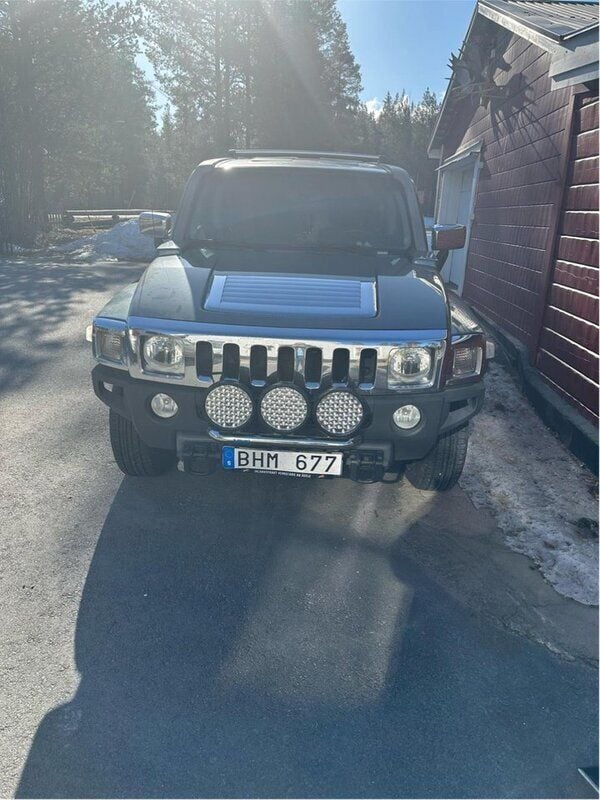 Grå Begagnad 2007 Hummer H3 SUV | 130 000 kr - Bild 1/4