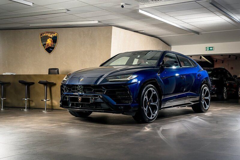 Blå Begagnad 2021 Lamborghini Urus SUV | 2 659 000 kr - Bild 1/4