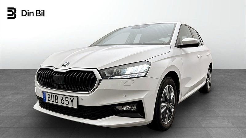 Vit Begagnad 2023 Skoda Fabia Style Halvkombi | 221 900 kr (Marknadspris) - Bild 1/4